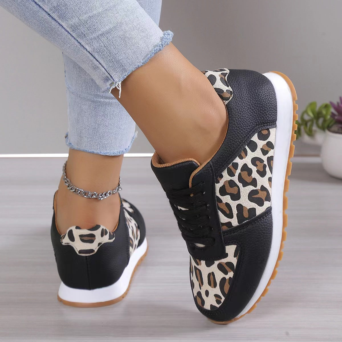 Fashion Leopard Print Lace-up Sports Shoe