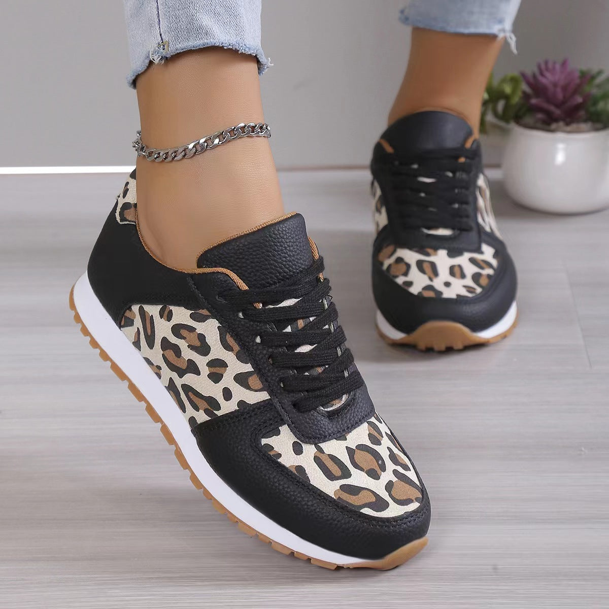 Fashion Leopard Print Lace-up Sports Shoe